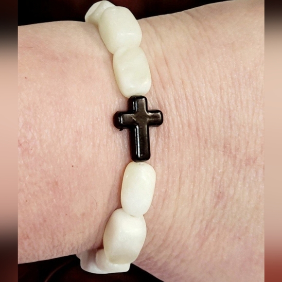 Womens Jewelry Cabochon White Irregular Stone Cross Bracelet - Picture 1 of 8